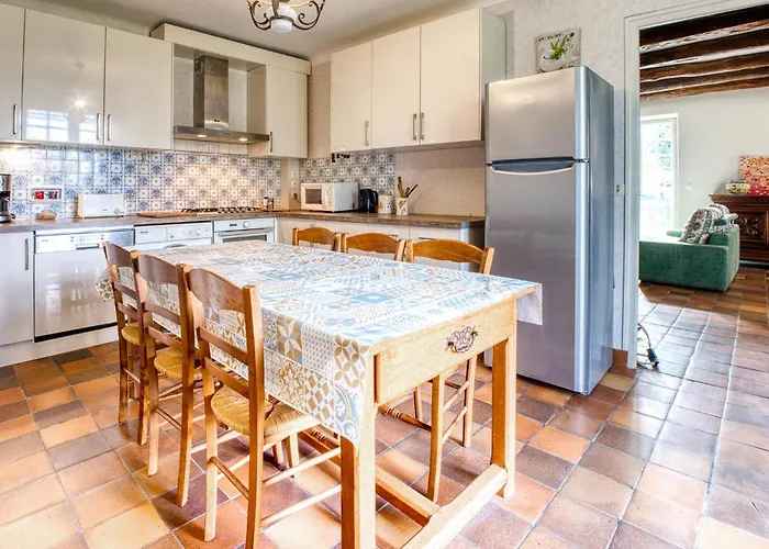 Beautiful In Semesterbostad Sarlat-la-Canéda