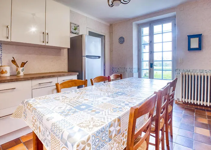 Beautiful In Semesterbostad Sarlat-la-Canéda